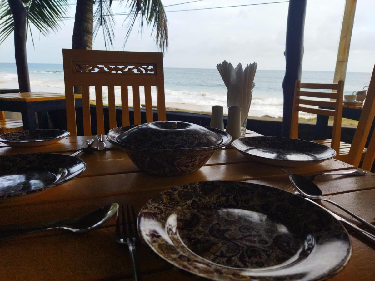 Sunchaser Beach Hotel Tangalle Exterior photo