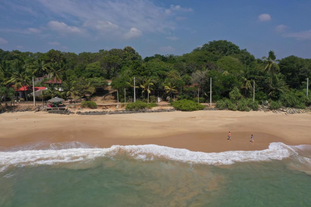 Sunchaser Beach Hotel Tangalle Exterior photo